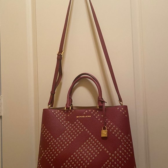 Maroon MICHAEL KORS Bag with Gold detailing - Picture 2 of 4